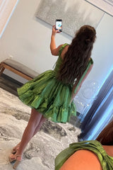 A-Line Kelly Green Homecoming Dresses Short Cocktail Dresses with Bow