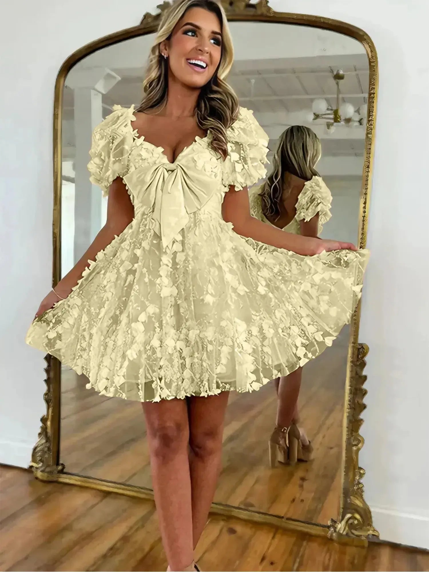 A-Line Puff Sleeves Short Tulle Homecoming Dress With Bowknot