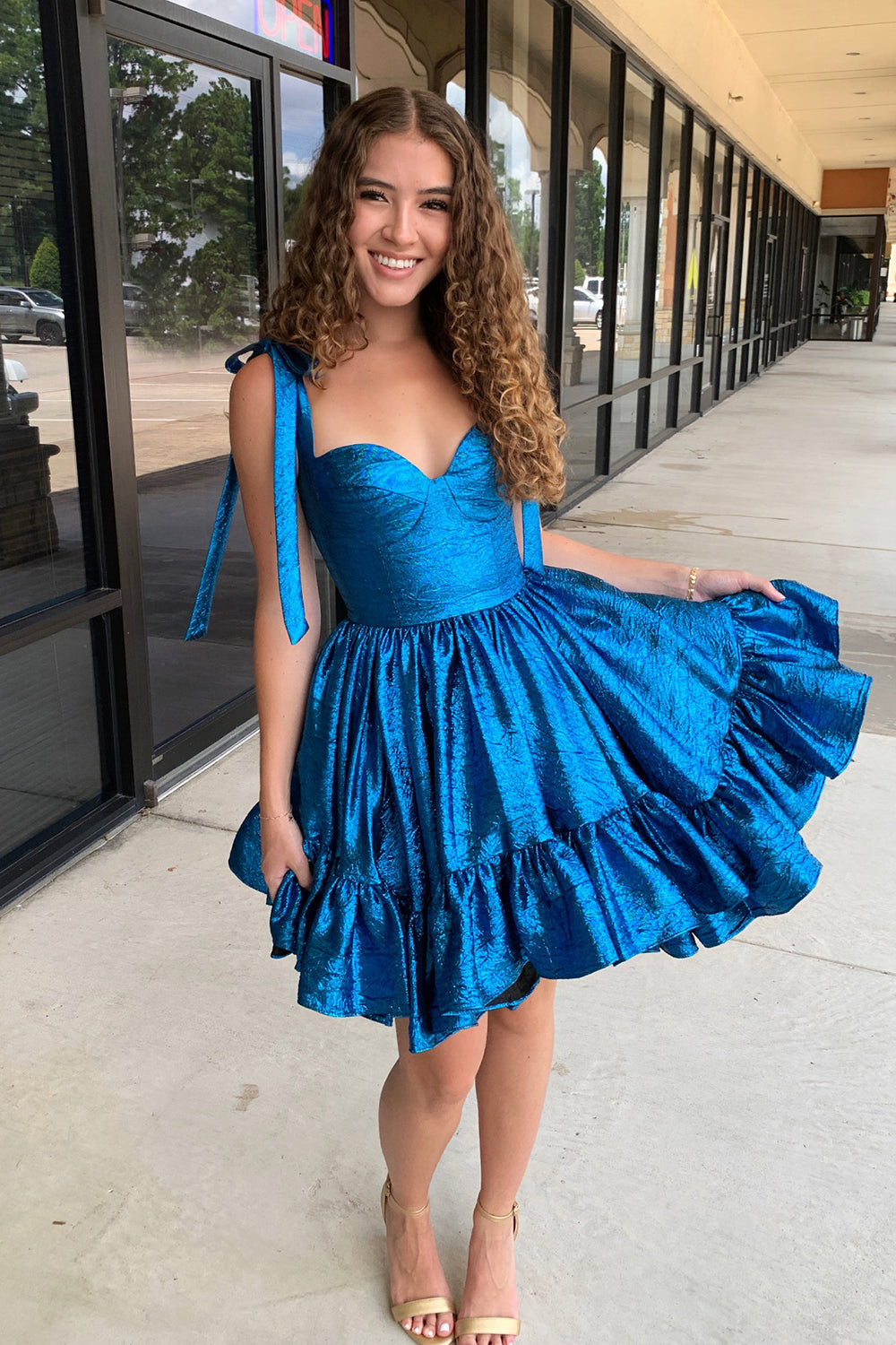 A Line Spaghetti Straps Blue Homecoming Dresses Tiered Short Cocktail Dresses with Bows