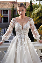 Amazing V-Neck Backless Long Sleeves Bridal Gowns With Appliques