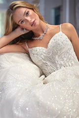 Amazing V-Neck Sleeveless Appliques Bridal Dresses Lace Appliques