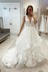 Amazing White V-Neck Appliques Sleeveless Bridal Dresses Long On Sale