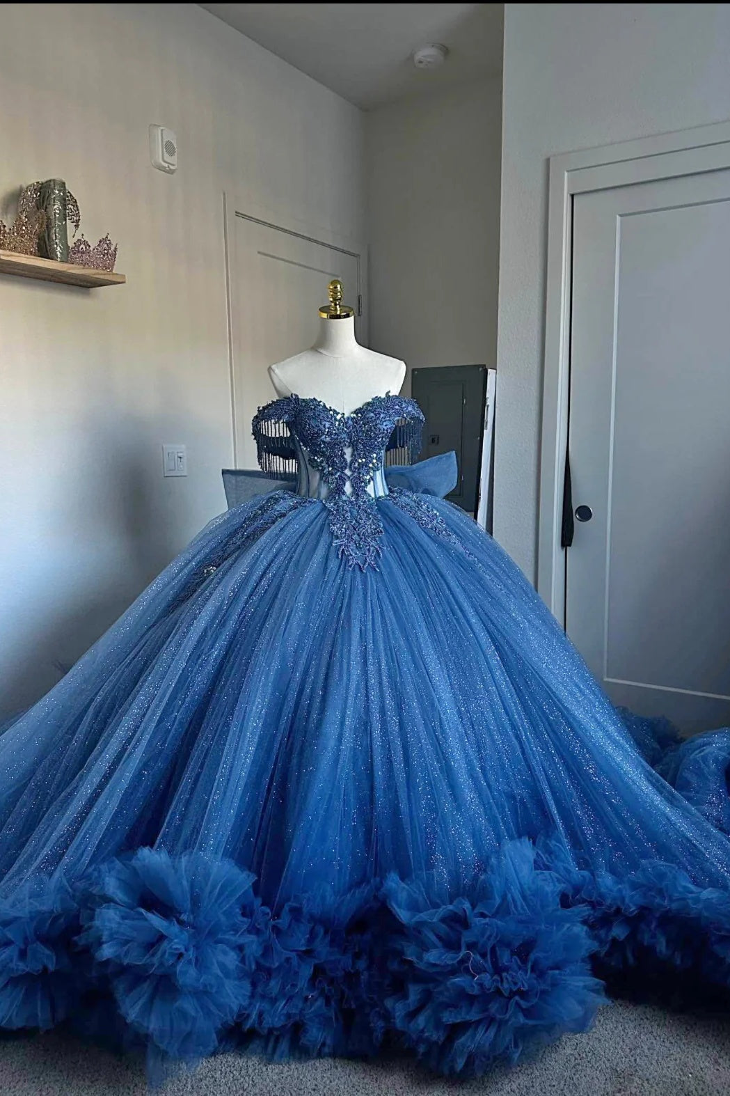 Ball Gown Off the Shoulder Quinceanera Dress Appliques Tulle Birthday Party Dress Formal Gown For Sweet 16 Ball Gown Off the Shoulder Quinceanera Dress Appliques Tulle Birthday Party Dress Formal Gown For Sweet 16