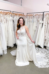 Bateau Appliques Lace Long Mermaid Wedding Dress With Detachable Train
