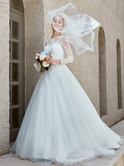 Beautiful Ball Gown Wedding Dress Bateau Lace Tulle Long Sleeves Bridal Gowns with Chapel Train