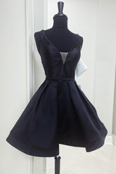 Black Homecoming Dresses A Line Short Cocktail Dresses With Bow