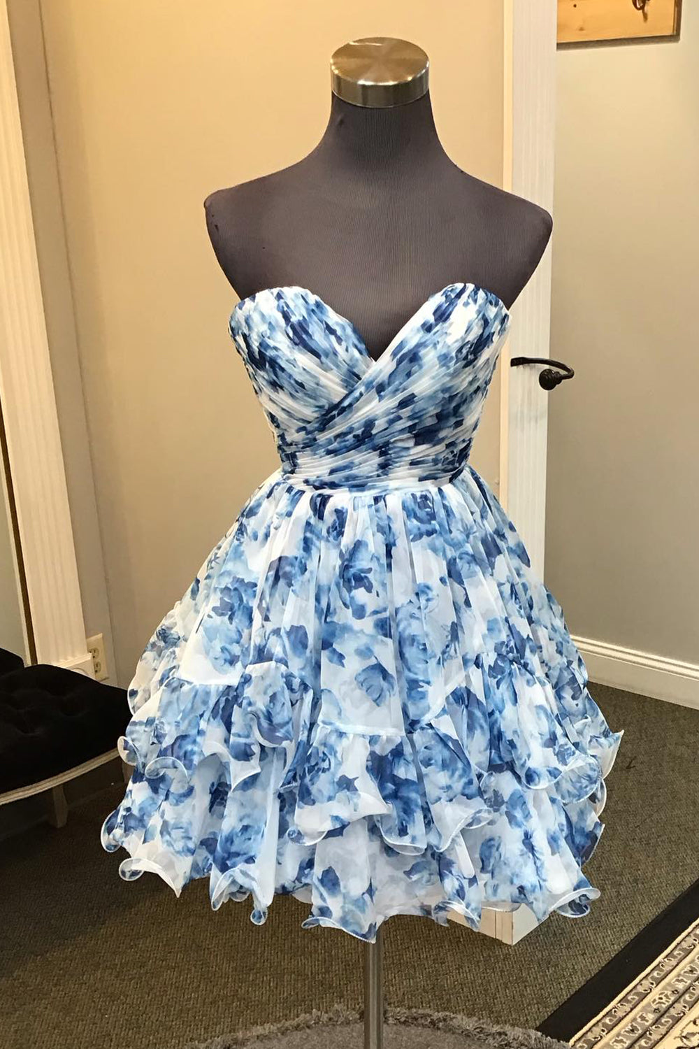 Suzhoufashion Blue Homecoming Dresses Sweetheart A Line Printed Tiered Prom Dress suzhoufashion Suzhoufashion Blue Homecoming Dresses Sweetheart A Line Printed Tiered Prom Dress suzhoufashion