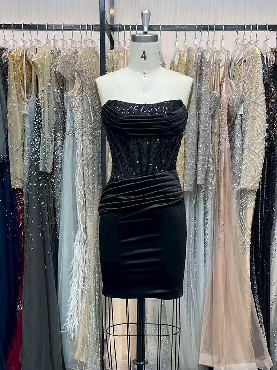 Bodycon Scoop Neck Satin Short Homecoming Dress with Appliqeus