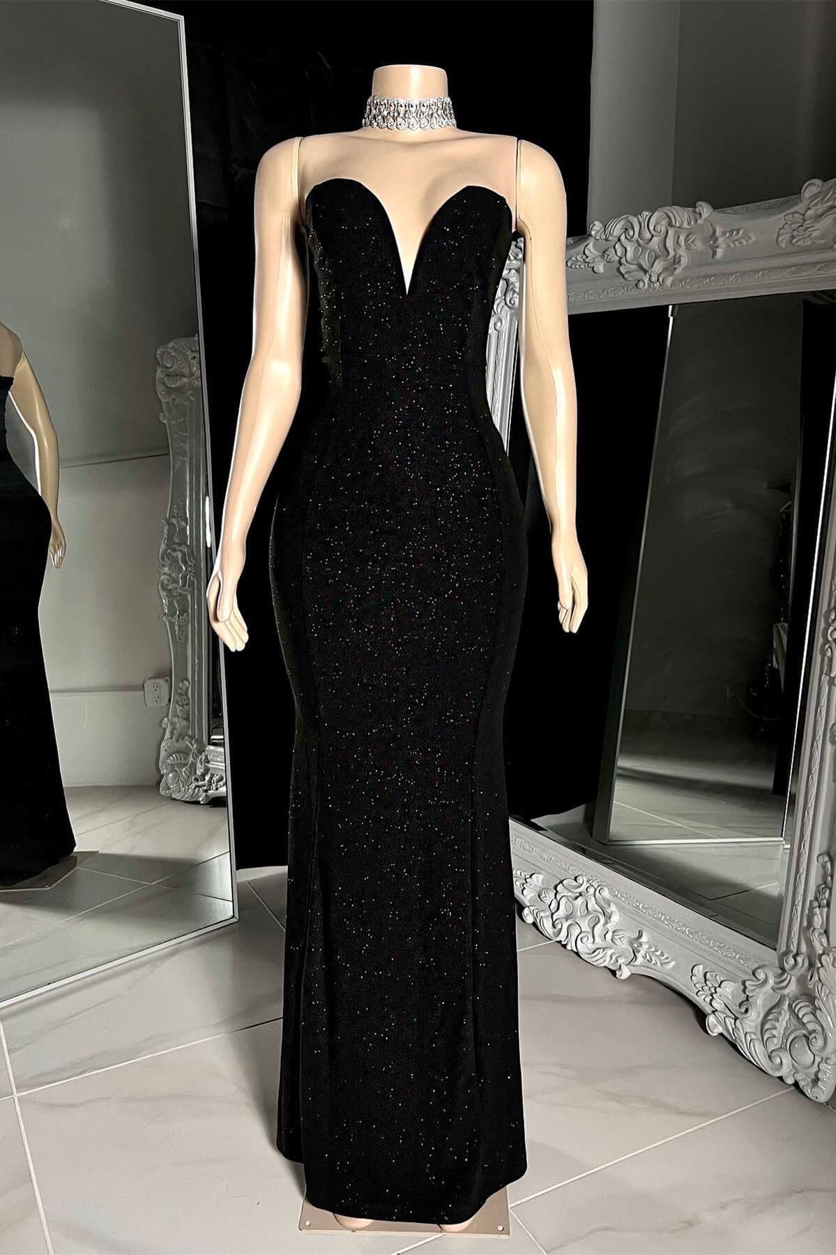 Charming Sleeveless V-neck Black Mermaid Prom Dress WIth Beading