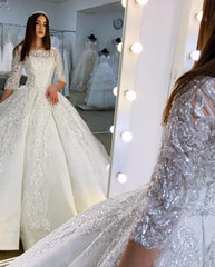 Chic Half Sleeves Ball Gown Wedding Dress With Lace Appliques