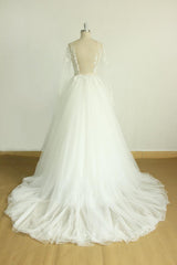 Chic Jewel Longsleeves Tulle Wedding Dress | Appliques Lace A-line Bridal Gowns