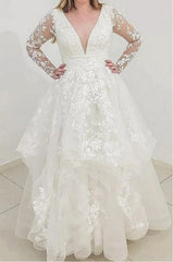 Chic Long Sleeves V-Neck Garden Lace A-Line Bridal Gowns