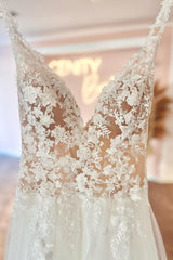 Chic Sweetheart Long V-Neck Sleeveless Lace Bridal Dress