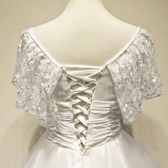 Cute White V-Neck Lace Short Bridal Dresses Lace-up Tulle Simple Tiered Mini Wedding Gown