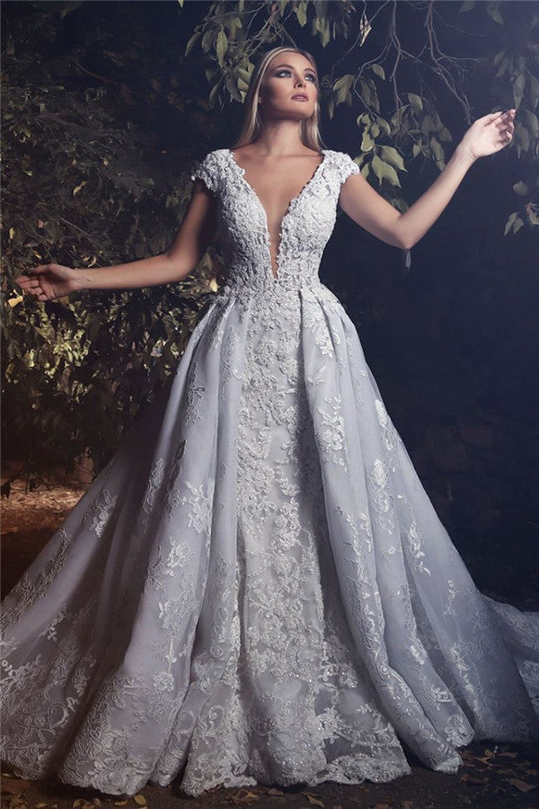 Deep V-neck Cap Sleeves 3D Lace Appliques Wedding Dresses Luxury Overskirt Court Train Bridal Dress