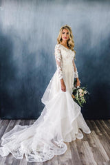 Elegant Appliques A-line Beach Wedding Dresses | Lace Long Sleeve Bridal Gowns Online