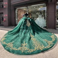 Elegant Ball Gown Off Shoulder Gold Lace Appliques Beaded Ruffles Emerald Green Tulle Quinceanera Dress Princess Birthday Party Gown For Sweet 16