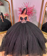 Elegant & Classic Ball Gown Sweetheart Neck Sleeveless Lace Applique Black Tulle Quinceanera Dress Birthday Party Gown For Sweet 16