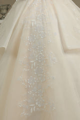 Elegant Off-the-Shoulder Tulle Lace Ball Gown Floor Length Graden Bridal Gown