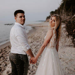 Elegant Sleeveless Aline Beach Wedding Dress Floral Lace Tulle Beach Bridal Dress