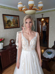 Elegant Sleeveless Aline Beach Wedding Dress Floral Lace Tulle Beach Bridal Dress