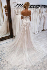 Elegant Sweetheart Off-the-Shoulder Cap Sleeves Long Lace Bridal Dress