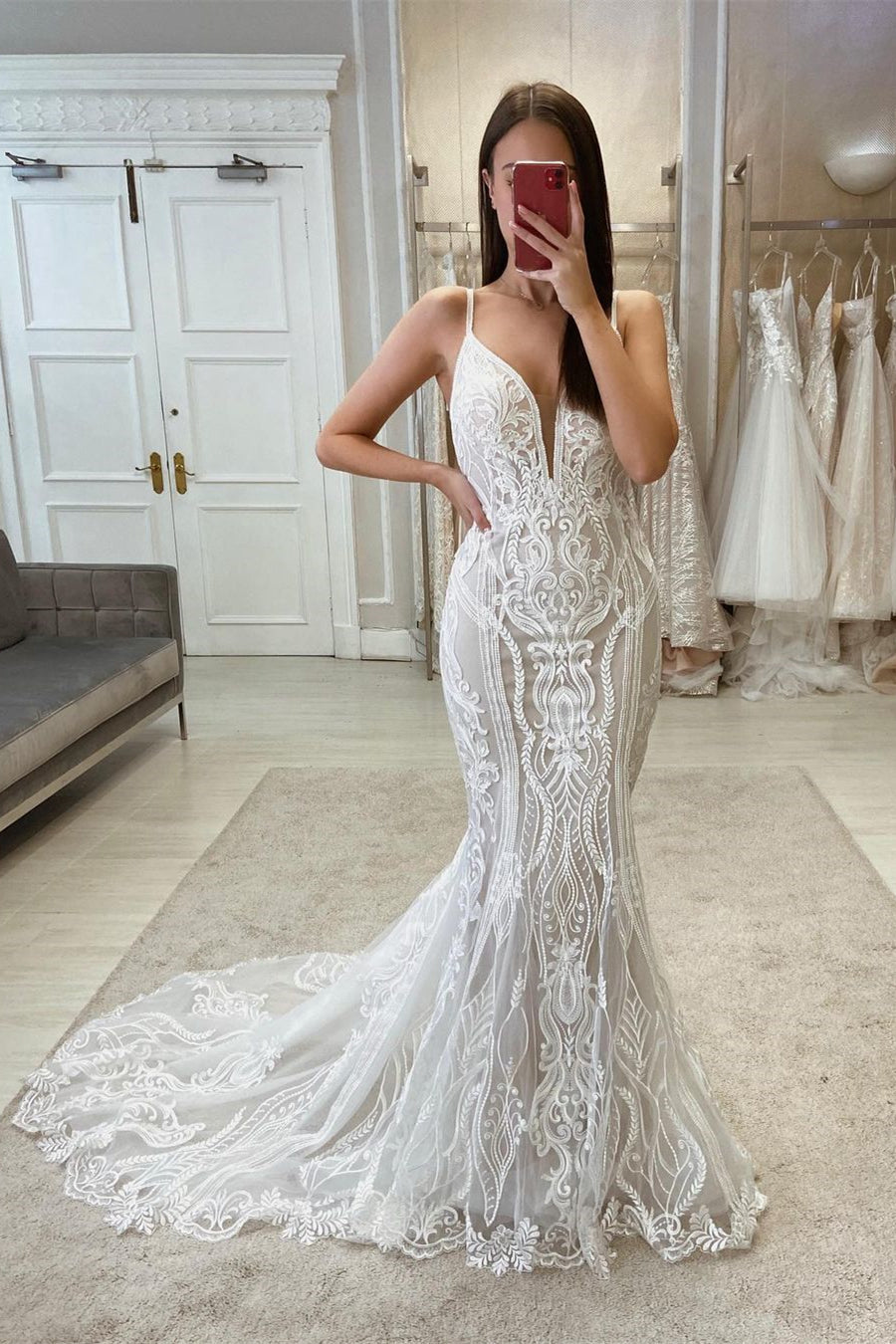 Elegant V-Neck Spaghetti-Straps Lace Sleeveless Bridal Dresses