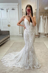 Elegant V-Neck Spaghetti-Straps Lace Sleeveless Bridal Dresses