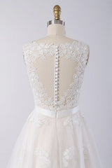 Elegant V-neck A-line Appliques Tulle Wedding Dress