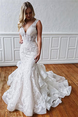 Excellent Sleeveless Ruffled Ivory V-neck Mermaid Appliques Wedding Dresses