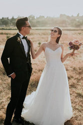 Exquisite Spaghetti Strap Sleeveless A-Line Floor-Length Lace Beach Wedding Dresses