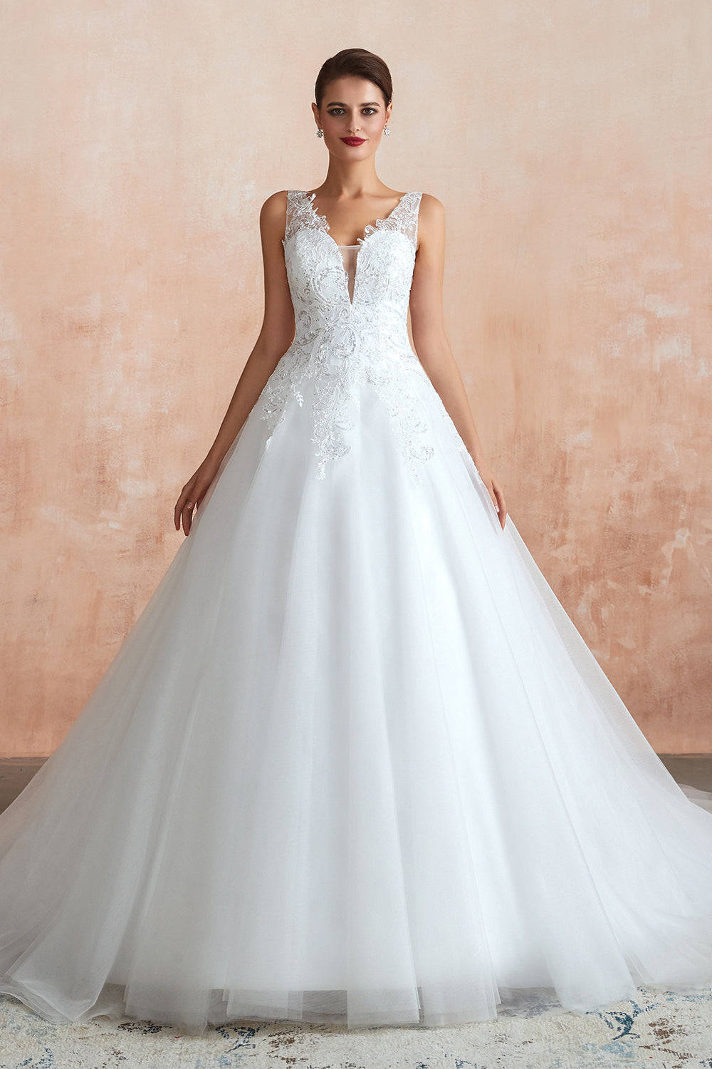 Fantastic Tulle Appliques Sleeveless White Wedding Dress
