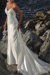 Formal Mermaid Beach Wedding Dress V-Neck Lace Sleeveless Beach Bridal Gowns Sweep Train