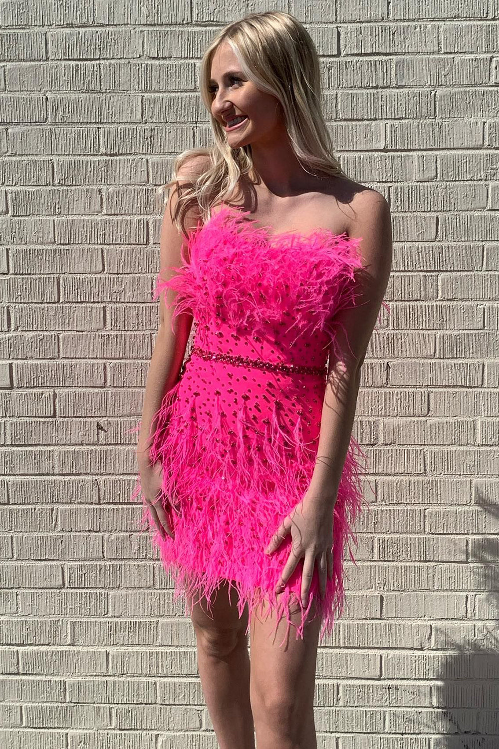 Fuchsia Homecoming Dresses Beaded Tight Short Cocktail Dresses with Feathers