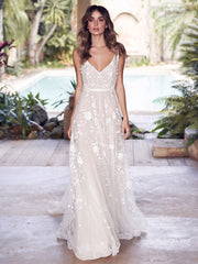 Glamorous A-Line V Neck Tulle Lace Appliques Beach Wedding Dresses