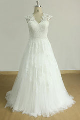 Glamorous Sleeveless Appliques Tulle Wedding Dress | A-line Lace Straps Bridal Gowns