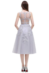 Gorgeous Knee-Length Sleeveless Tulle Prom Dress With Lace Appliques