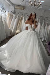 Gorgeous Off Shoulder White/Ivory Floral Lace Bridal Gown Spring Ball Gown