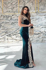 Green Velvet Christmas Dress V Neck Lace Appliques Formal Dress With Detachable Train