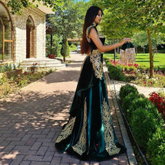 Green Velvet Christmas Party Dress V Neck Lace Appliques Formal Dress With Detachable Train