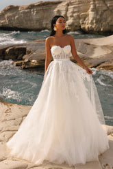 Long Ivory A Line Beach Wedding Dress Strapless Appliques Tulle Bridal Gown