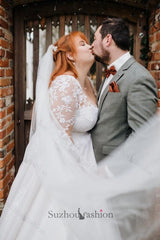 Long Sleeve Plus Size Wedding Dress V Neck A Line Bridal Gown with Lace