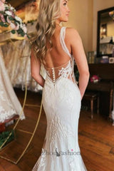Long V Neck Beach Wedding Dress Mermaid Sleeveless Bridal Gown With Lace