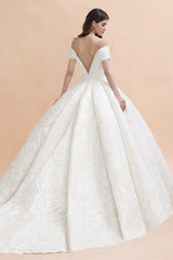 Luxury Ball Gown Lace Satin Sweetheart Wedding Dress | Sleeveless Bridal Gowns with V-Back