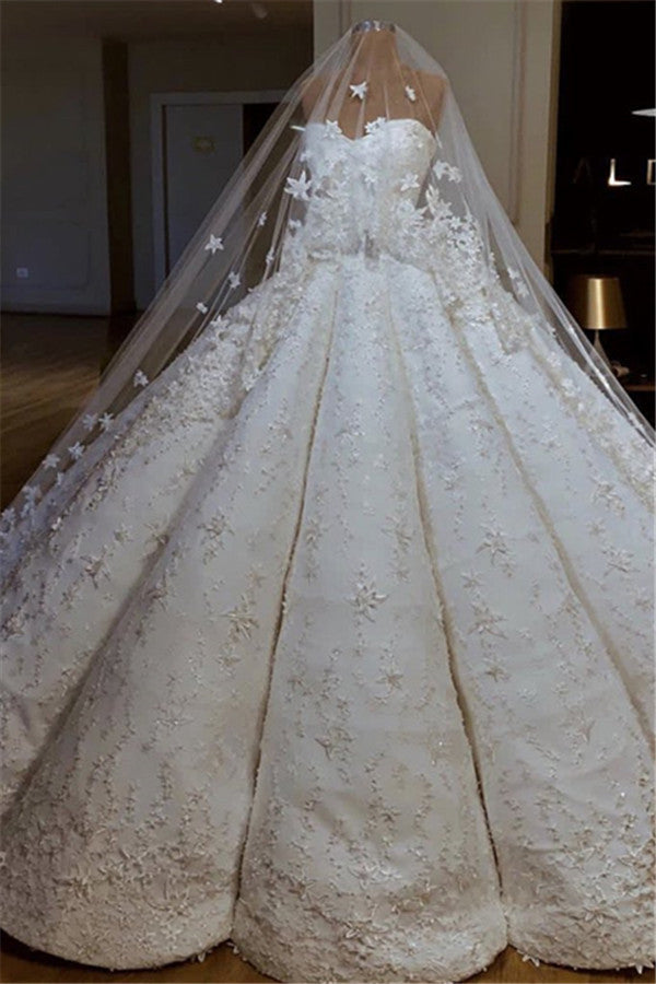 Luxury Strapless Beading Appliques Wedding Dresses | Lace Sleeveless Bridal Ball Gown | Suzhoufashion Luxury Strapless Beading Appliques Wedding Dresses | Lace Sleeveless Bridal Ball Gown | Suzhoufashion