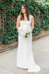 New Arrival A-Line Lace Beach Wedding Dress V-Neck Sweep Train Bridal Gown