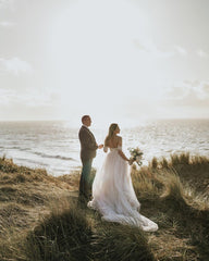 Off-the-Shoulder Simple Wedding Dress Tulle Lace Aline Beach Wedding Dress