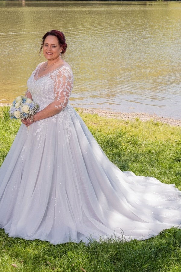 Plus Size Wedding Dress 3/4 Sleeve A Line Tulle Bridal Gown with Lace Appliques