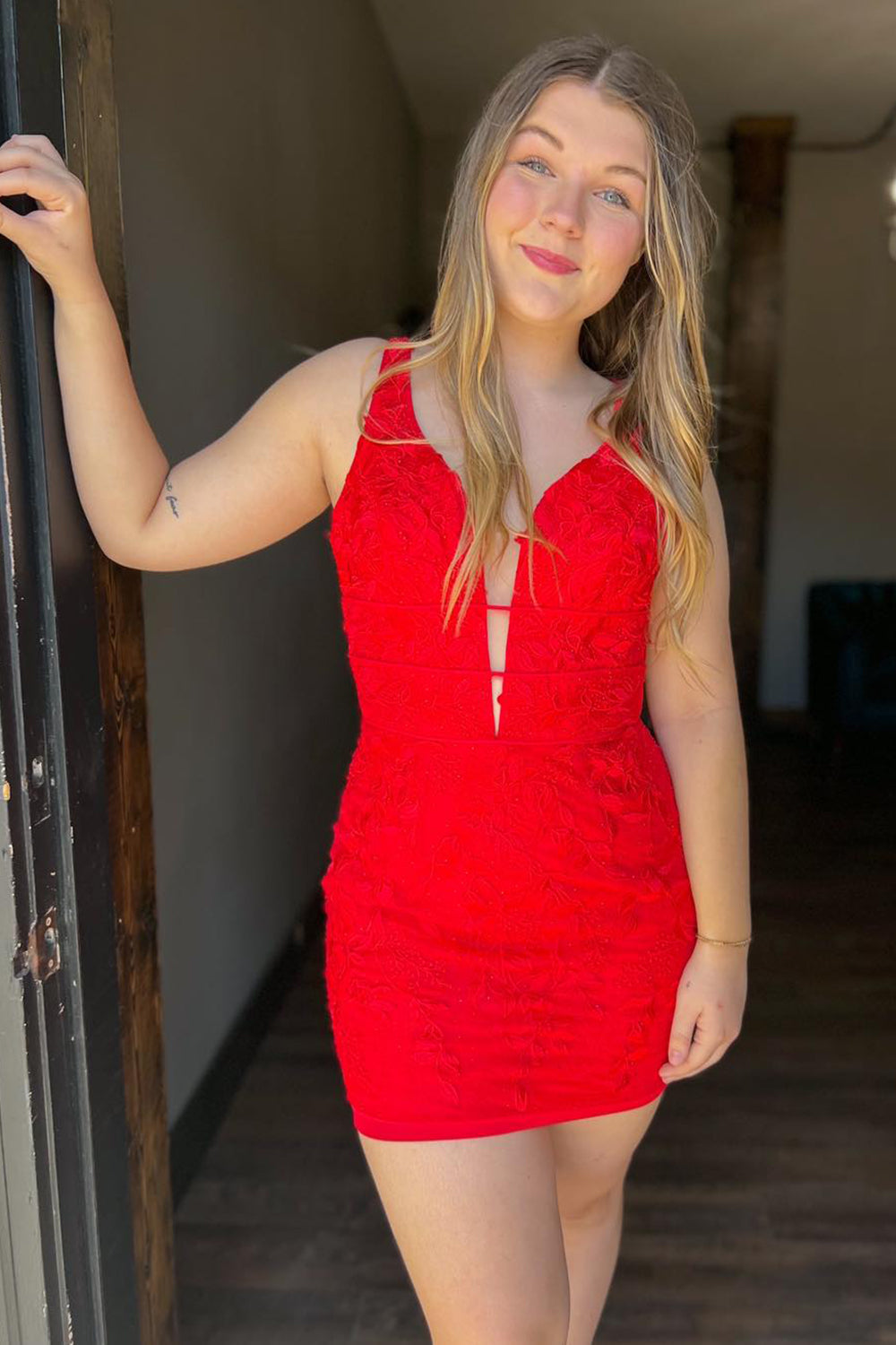 Red Homecoming Dress V-Neck Lace Tight Short Prom Dress Suzhoufashion
