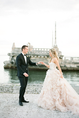 Romantic Blush Pink Ruffle Tiered Wedding Dress A-line Cute Popular Custom Made Organza Formal Bridal Gowns